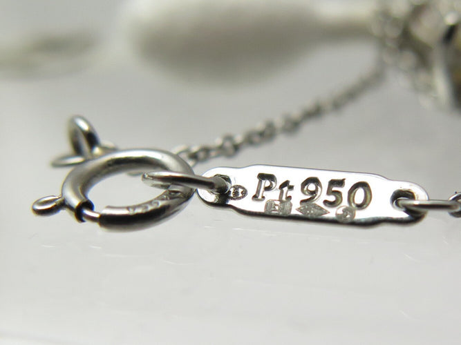 Collier Tiffany & Co Victoria - Collier fleur en platine et diamants 0,32 ct 58 Facettes 271712