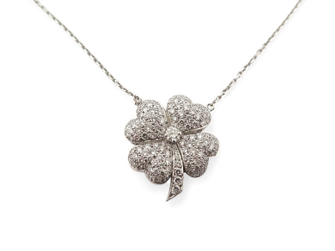 Collier Collier pendentif fleur camélia en or blanc 18k et diamants 1,63 ct 58 Facettes 270129