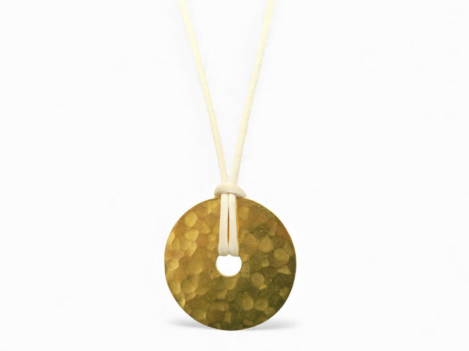 Collier Dinh Van - Collier pendentif Pi 40 mm en or jaune 24k martelé 58 Facettes 271154