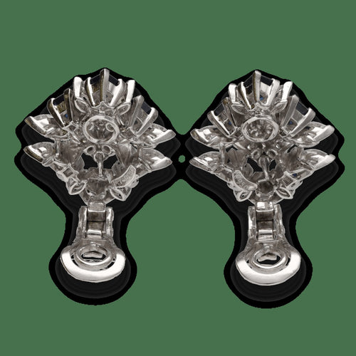 Boucles d'oreilles Piaget Joaillerie - Boucles d’oreilles clips en platine saphirs et diamants 58 Facettes FB10037