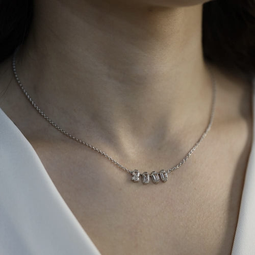 Collier Collier pendentif chiffre 2000 en platine et diamants 1,50 ct, 41 cm 58 Facettes FB10180
