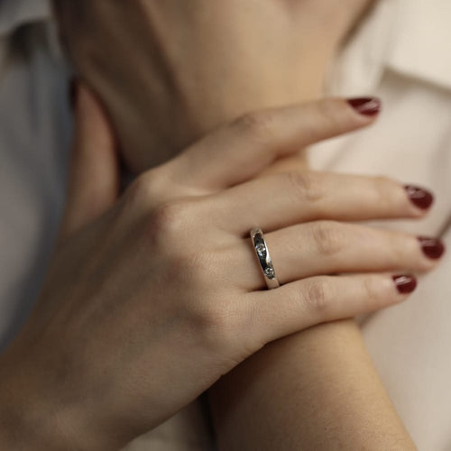 Bague 52 Mauboussin - Alliance en or gris 18 carats et diamants 0,50 ct, taille 52 58 Facettes FB10411