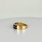 https://cdn.shopify.com/s/files/1/0829/5212/6812/files/Ringgoudblauwesaffierenzijkant.jpg?v=1771258027