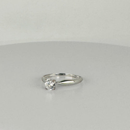 Bague 53 Bague vintage en or blanc 18 carats avec spinelle blanc 58 Facettes 2501011