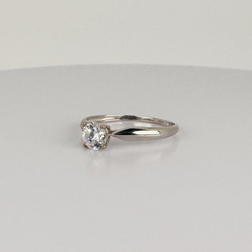 Bague 53 Bague vintage en or blanc 18 carats avec spinelle blanc 58 Facettes 2501011