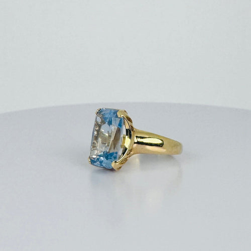 Bague 56 Bague vintage en or jaune 18 carats avec topaze bleue 58 Facettes 2501010