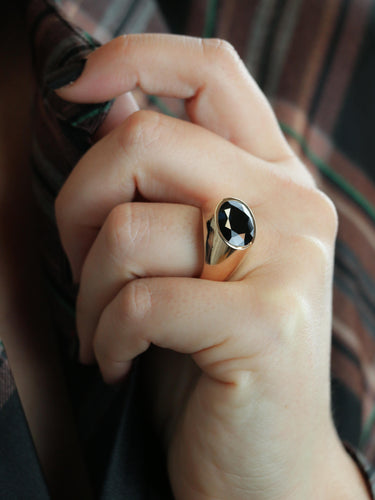 Bague 59.5 Bague jonc cocktail en or jaune 18 carats avec saphir ovale 58 Facettes 1087.14
