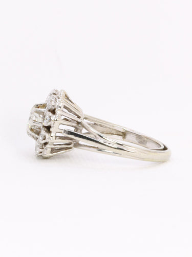 Bague 51.5 Bague marguerite en or blanc 18 carats et diamants 1,10 ct 58 Facettes 1CA0000065/1
