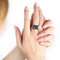 Bague Bague en or blanc 18 kt avec saphir 3 ct et diamants 58 Facettes 4105