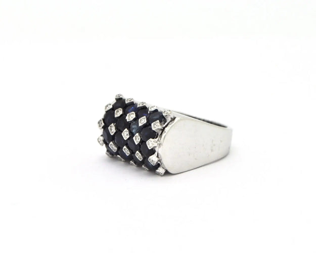 Bague Bague en or blanc 18 kt avec saphir 3 ct et diamants 58 Facettes 4105