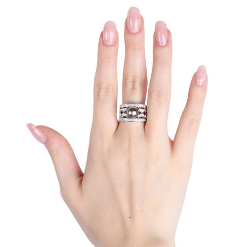 Bague Bague bandeau en or blanc 18 ct avec perle de Tahiti et diamants 58 Facettes 5690