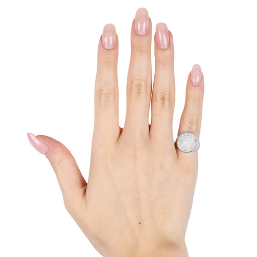 Bague 57 Bague chevalière pavée de diamants en or blanc 18 kt 58 Facettes 7242