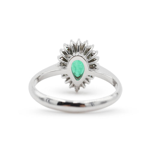 Bague 53 Bague en or blanc 18 ct avec émeraude de Colombie 0,94 ct et diamants 58 Facettes 7816