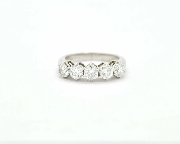 Bague Rivière - Bague en or blanc et diamants 58 Facettes 8757