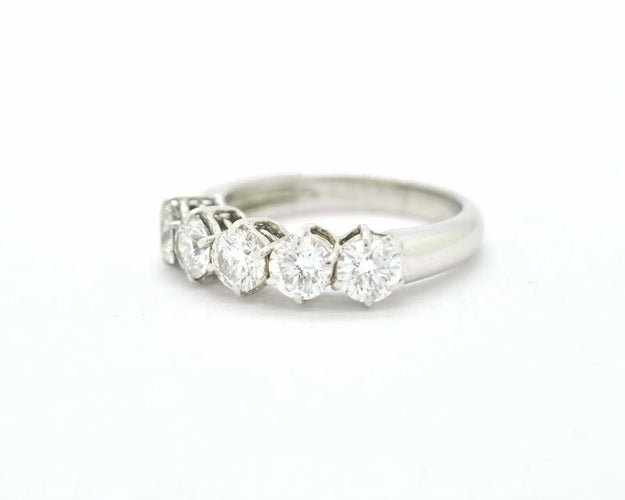 Bague Rivière - Bague en or blanc et diamants 58 Facettes 8757