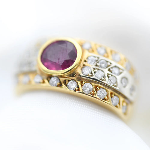 Bague 53 Bague en or jaune 18 K avec rubis 0,80 ct et diamants 58 Facettes 8957