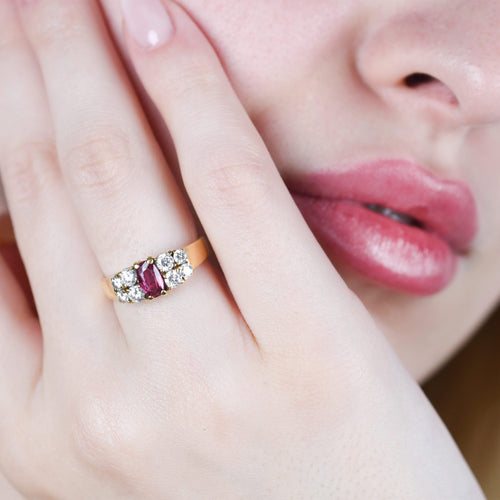 Bague Bague en or jaune 18 carats avec rubis 0,60 ct et diamants 0,50 ct 58 Facettes 9670