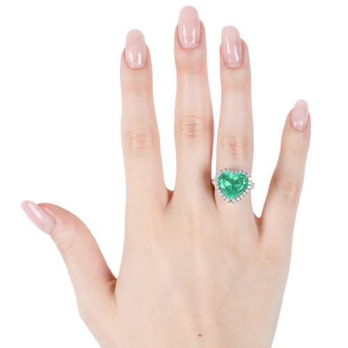 Bague 52 Bague en or blanc 18 kt avec émeraude de Colombie 6,60 ct et diamants 58 Facettes 9698