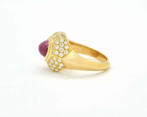 Bague 54 Bague en or jaune 18 kt avec rubis cabochon 2,5 ct et diamants 58 Facettes 9865