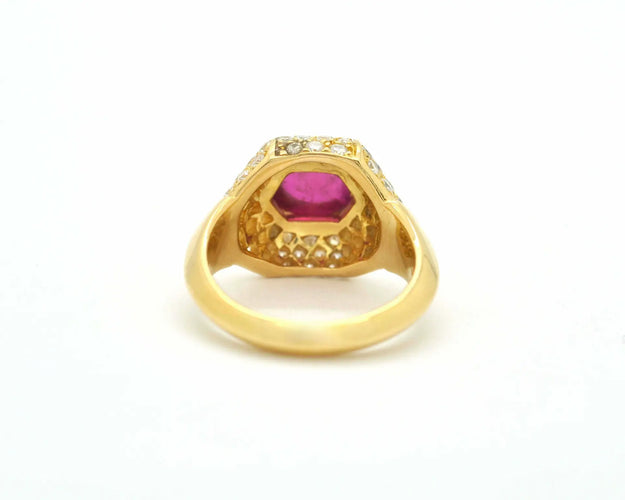 Bague 54 Bague en or jaune 18 kt avec rubis cabochon 2,5 ct et diamants 58 Facettes 9865