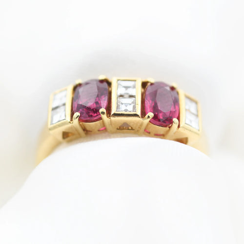 Bague Bague en or jaune 18 kt avec rubis et diamants 58 Facettes 9879