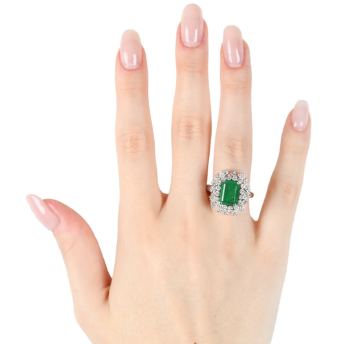 Bague Bague en or blanc 18 ct avec émeraude 2,81 ct et diamants 58 Facettes 13755