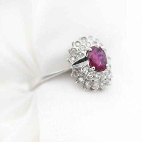 Bague 54 Bague en or blanc 18 carats avec rubis 0,70 ct et diamants 58 Facettes 14196