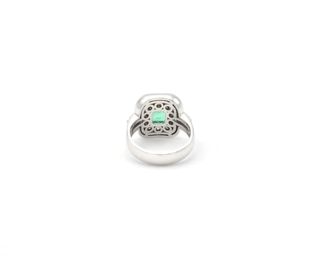 Bague 55 Bague en or blanc 18 carats avec émeraude 1,50 ct et diamants 58 Facettes 14187