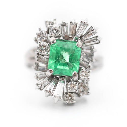 Bague 56 Bague en or blanc, émeraude de Colombie 1,81 ct et diamants 58 Facettes 14539