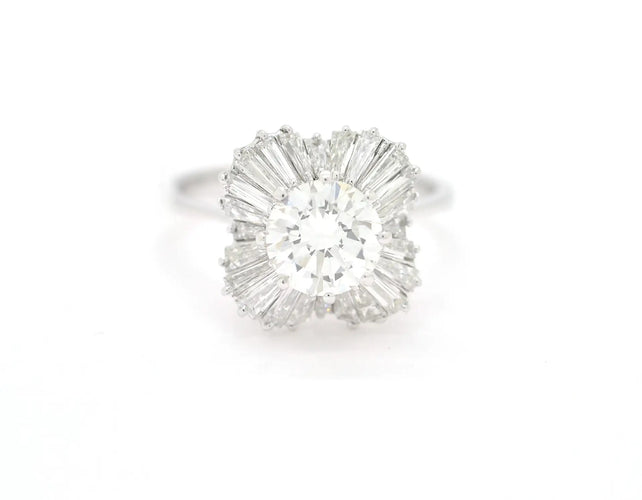 Bague 54 Bague en or blanc 18 ct avec diamant 1,39 ct et diamants baguette 58 Facettes 12970