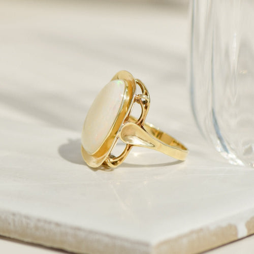 Bague 52.5 Bague Mid-Century en or jaune 14K avec opale cabochon 58 Facettes 3229-19