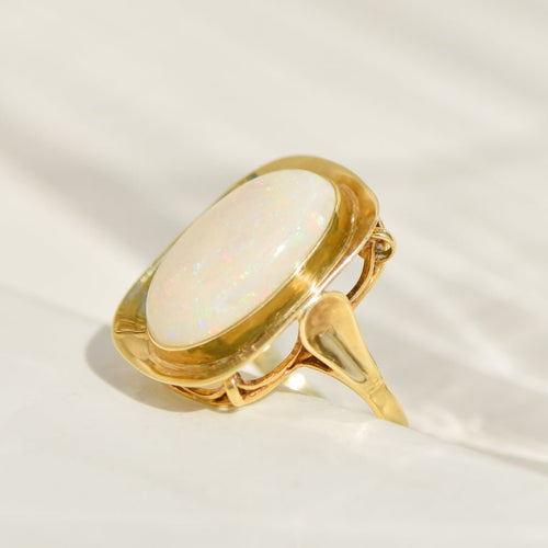 Bague 52.5 Bague Mid-Century en or jaune 14K avec opale cabochon 58 Facettes 3229-19
