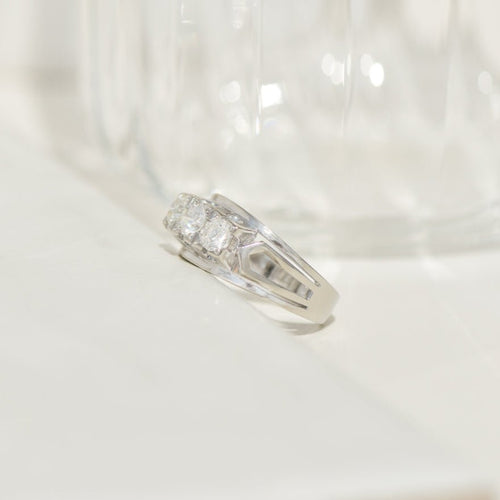 Bague 55 Bague trilogie vintage en or blanc 14K et diamants 58 Facettes 3229-23