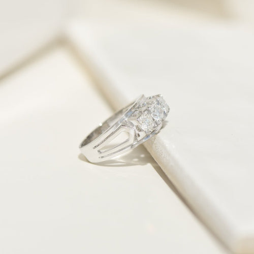 Bague 55 Bague trilogie vintage en or blanc 14K et diamants 58 Facettes 3229-23