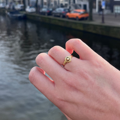 Bague 50 Bague sculpturale vintage en or jaune 14 carats 58 Facettes 2F464DA474EB41C19357FBBA95DC13C1