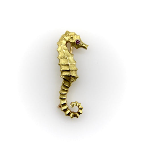 Broche Cartier - Broche hippocampe vintage en or jaune 18 ct et rubis 58 Facettes