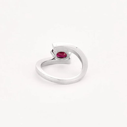 Bague 53 Bague mouvementée en or blanc 18K avec rubis et diamants 58 Facettes GU267