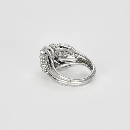Bague 46 Bague dôme en or blanc 18 carats et diamants 58 Facettes 250016