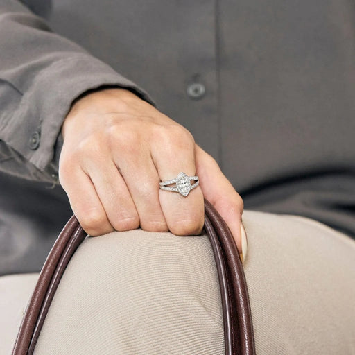 Bague 53 BOUCHERON - Eternelle Grace - Bague en Platine Diamant 58 Facettes 250273