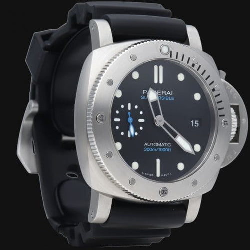 Montre Panerai Luminor Submersible - Montre automatique homme 42 mm 58 Facettes MT42353