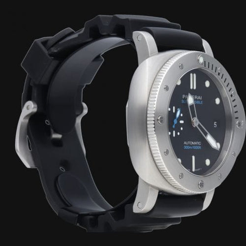 Montre Panerai Luminor Submersible - Montre automatique homme 42 mm 58 Facettes MT42353