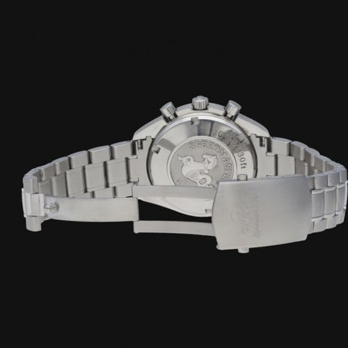 Montre Omega Speedmaster - Montre chronographe Date en acier 58 Facettes MT41423