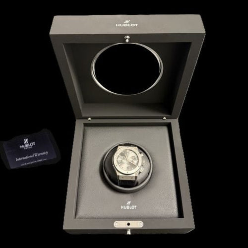 Montre Hublot Classic Fusion - Montre chronographe en titane 45 mm 58 Facettes MT43955