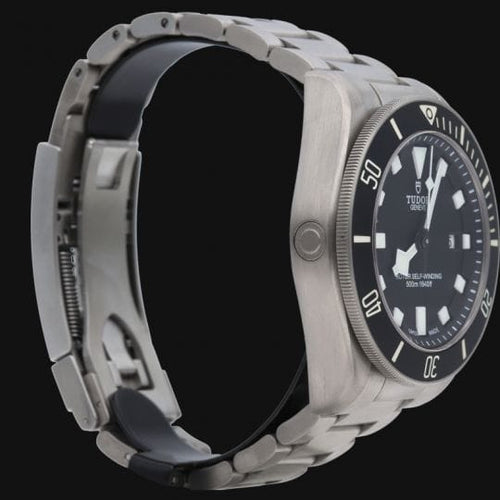 Montre Tudor Pelagos - Montre automatique homme en titane 42 mm 58 Facettes MT44211