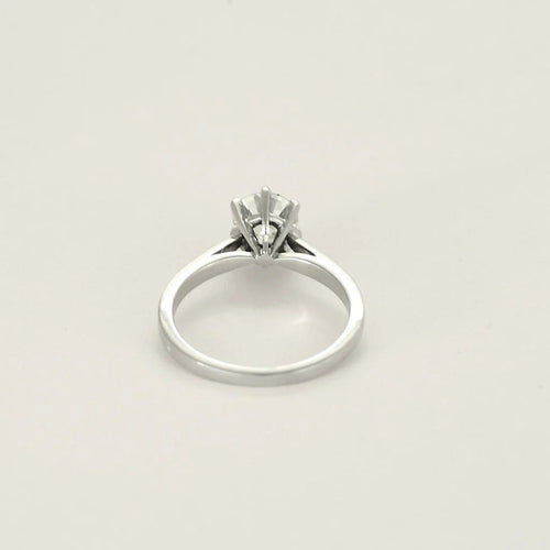 Bague 53 Solitaire en or blanc et diamant 58 Facettes B250581