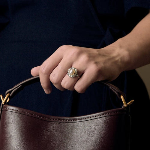 Bague 51 Rare Bague marguerite en platine, perle fine et diamants 58 Facettes GAP1897X2