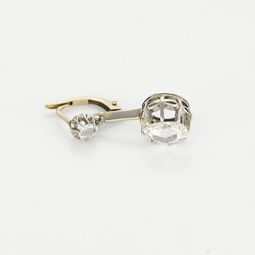 Boucles d'oreilles Paire de Dormeuse en or jaune et or gris, diamants taillés en rose 58 Facettes MON1230