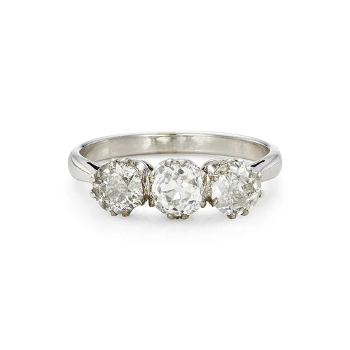 Bague 53.5 Bague victorienne trois pierres en or blanc 18 ct et diamants 1,45 ct 58 Facettes VI-0029