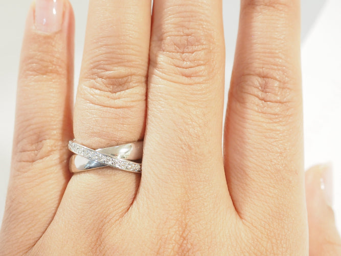 Bague 52.5 Bague croisée en or blanc 18 kt et diamants 58 Facettes 33642