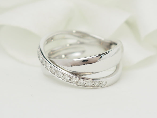 Bague 52.5 Bague croisée en or blanc 18 kt et diamants 58 Facettes 33642